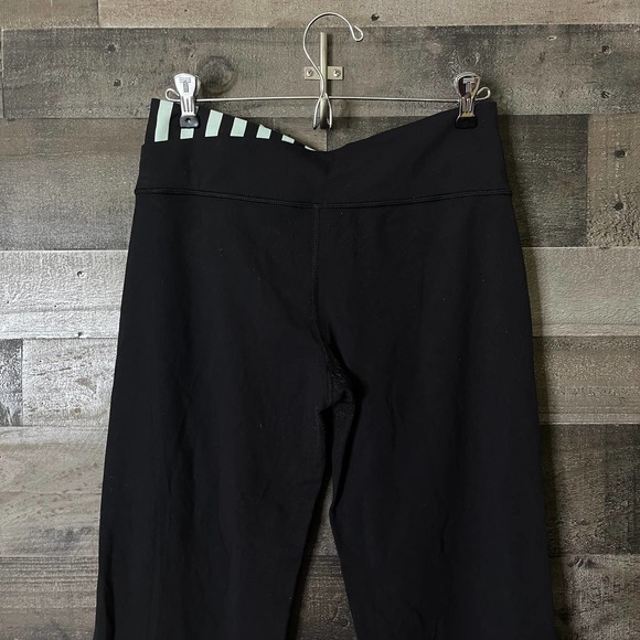 SOLD Lululemon Astro Pants 8 - Picture 6 of 7